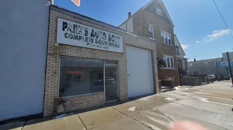 4251 North Western Avenue Chicago IL 60618