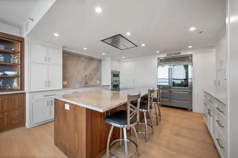 180 East Pearson Street Chicago IL 60611