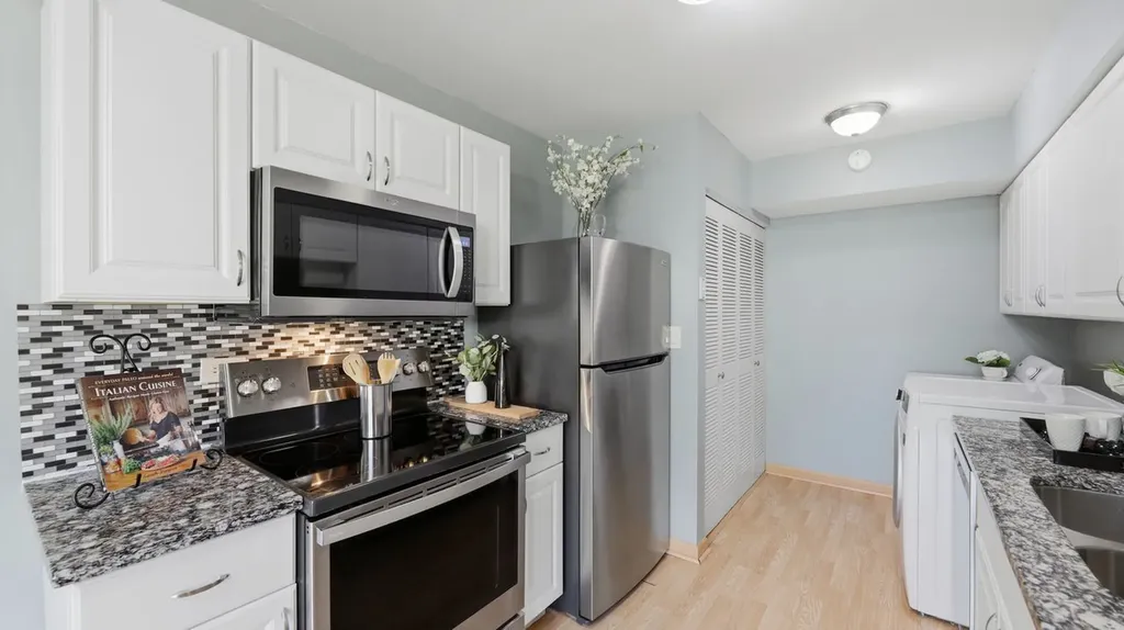 1694 Valley Forge Court Wheaton IL 60189