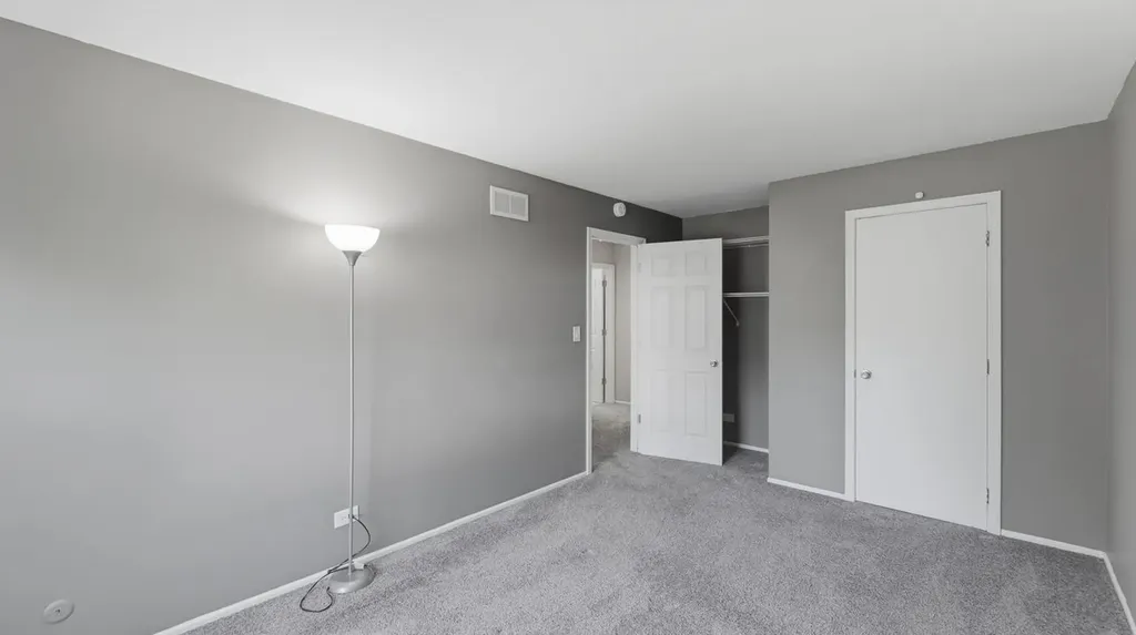 1694 Valley Forge Court Wheaton IL 60189