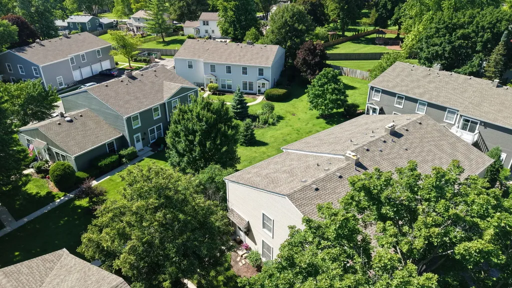 1694 Valley Forge Court Wheaton IL 60189
