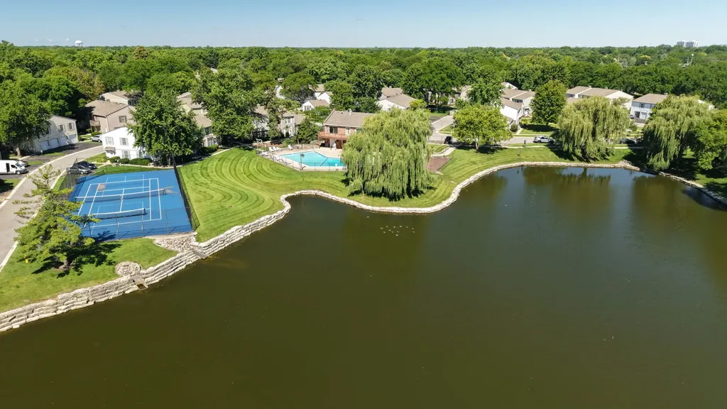 1694 Valley Forge Court Wheaton IL 60189