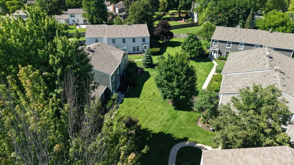 1694 Valley Forge Court Wheaton IL 60189