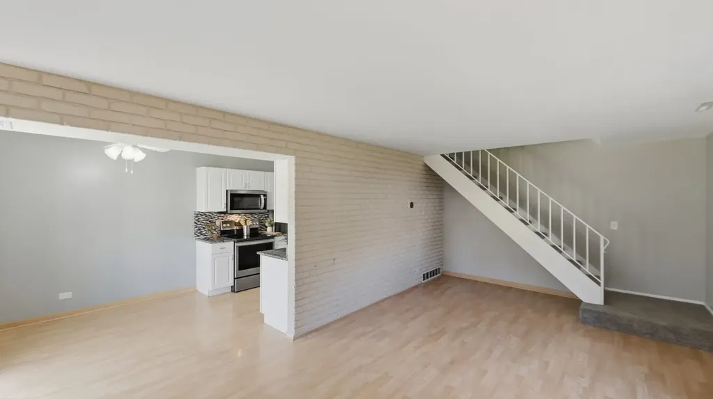 1694 Valley Forge Court Wheaton IL 60189