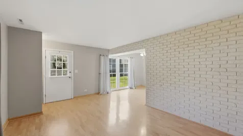 1694 Valley Forge Court Wheaton IL 60189