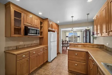 2700 East Bel Aire Drive Arlington Heights IL 60004
