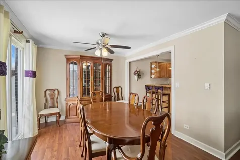 2700 East Bel Aire Drive Arlington Heights IL 60004
