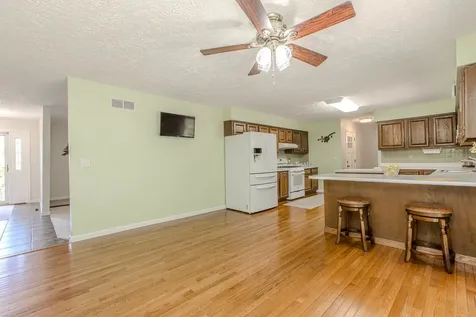 8908 East 1400 North Road Bloomington IL 61705
