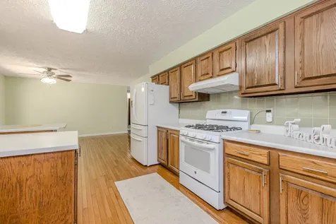 8908 East 1400 North Road Bloomington IL 61705