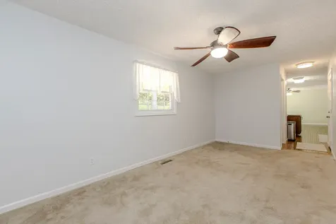 8908 East 1400 North Road Bloomington IL 61705
