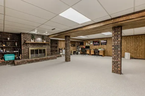 8908 East 1400 North Road Bloomington IL 61705