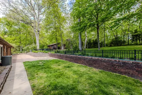 8908 East 1400 North Road Bloomington IL 61705