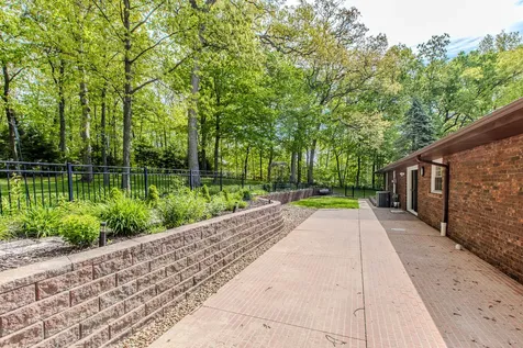 8908 East 1400 North Road Bloomington IL 61705