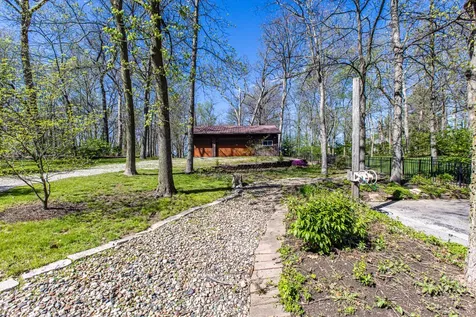 8908 East 1400 North Road Bloomington IL 61705