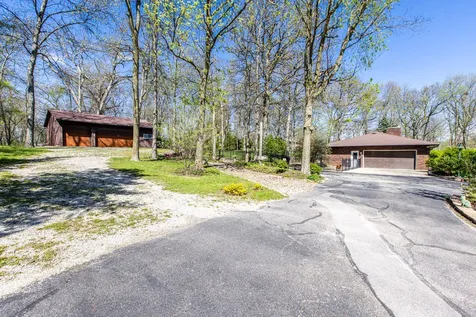 8908 East 1400 North Road Bloomington IL 61705