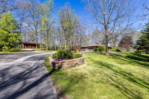 8908 East 1400 North Road Bloomington IL 61705