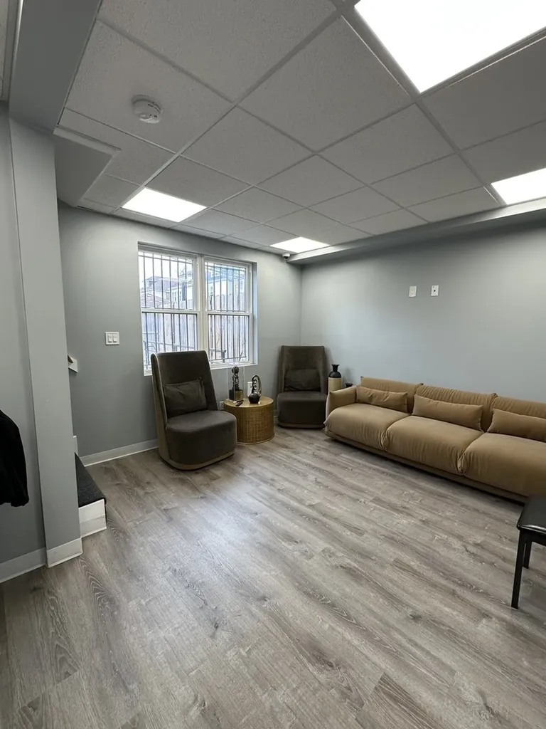 2445 West 71st Street Chicago IL 60629