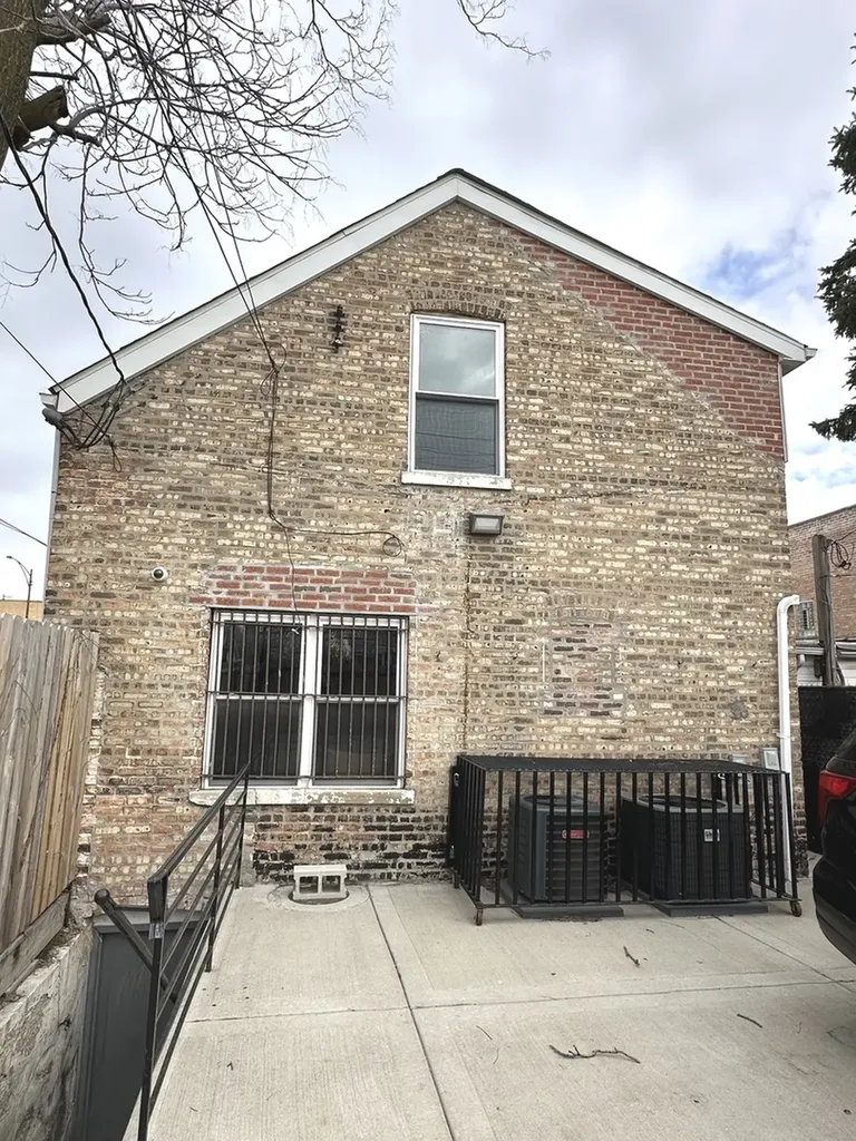 2445 West 71st Street Chicago IL 60629