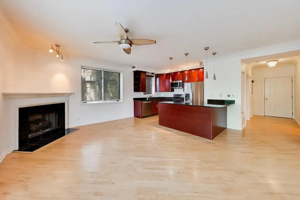 815 North Marshfield Avenue Chicago IL 60622