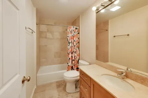 815 North Marshfield Avenue Chicago IL 60622