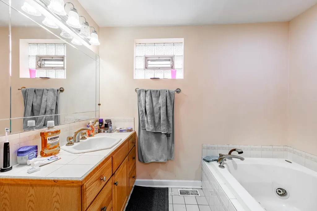 8009 South Kolin Avenue Chicago IL 60652