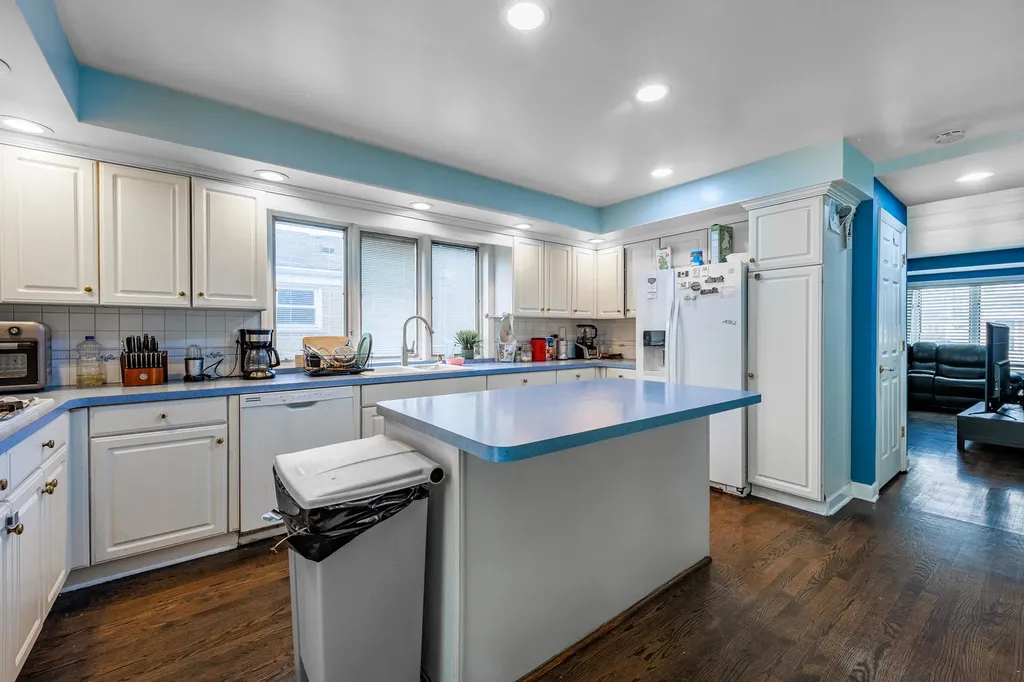 8009 South Kolin Avenue Chicago IL 60652
