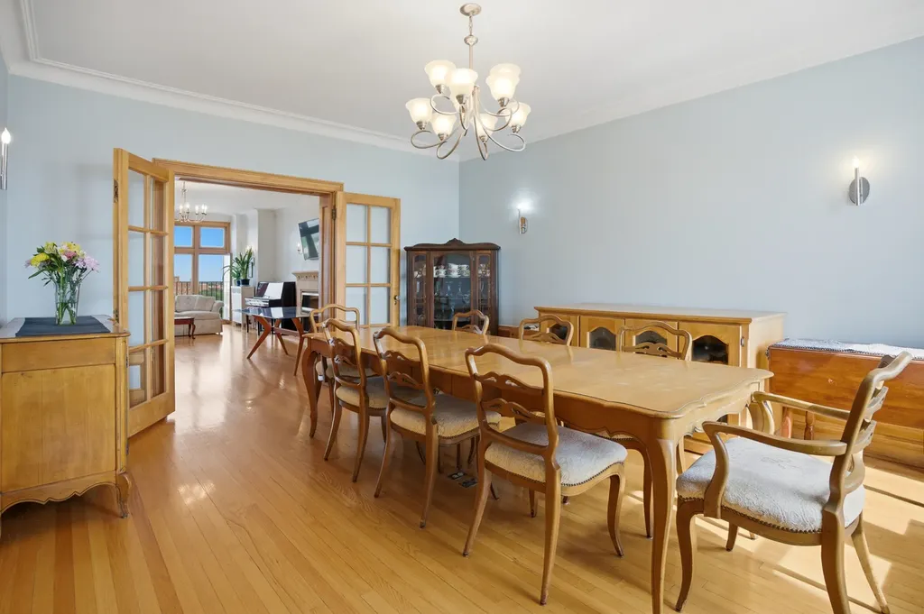 5421 South Cornell Avenue Chicago IL 60615