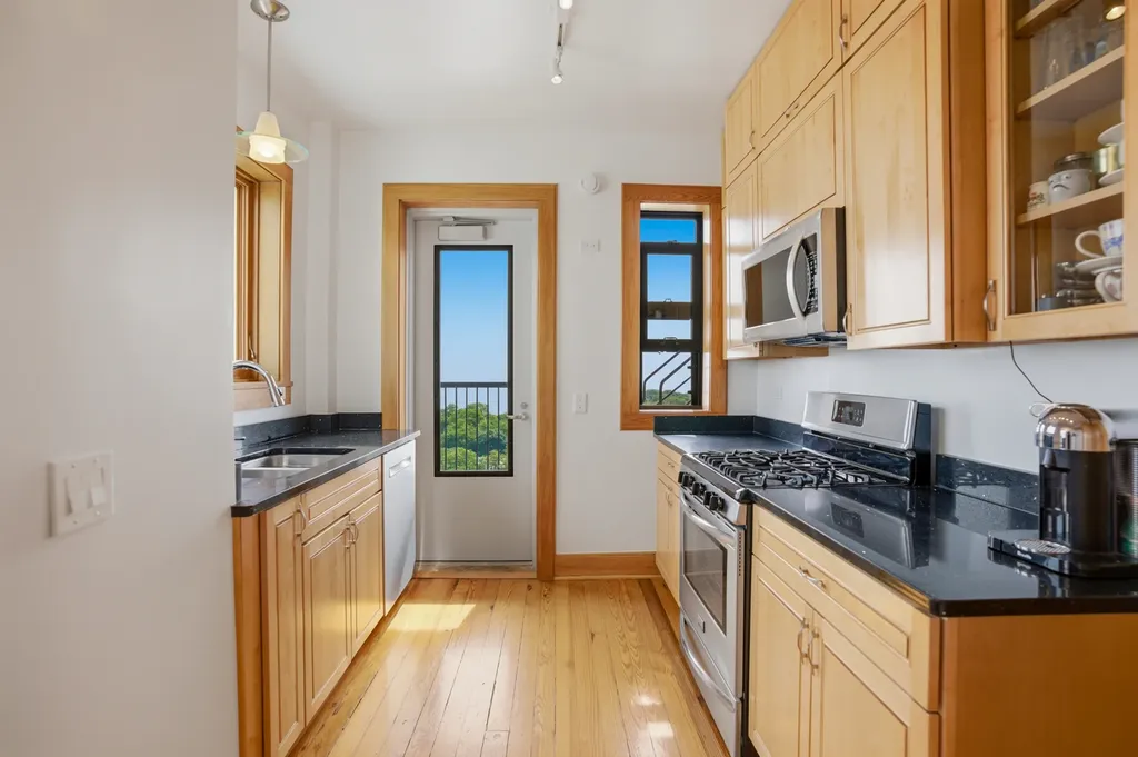5421 South Cornell Avenue Chicago IL 60615
