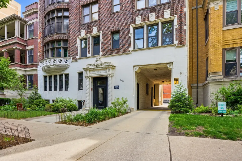 5421 South Cornell Avenue Chicago IL 60615