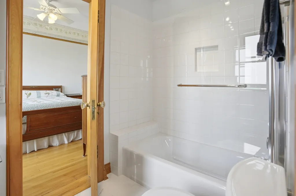 5421 South Cornell Avenue Chicago IL 60615
