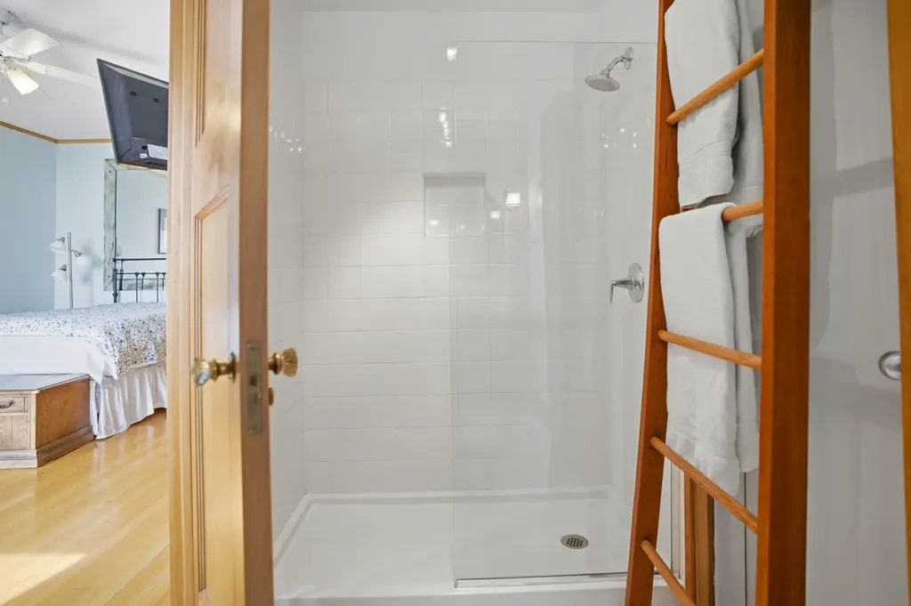 5421 South Cornell Avenue Chicago IL 60615