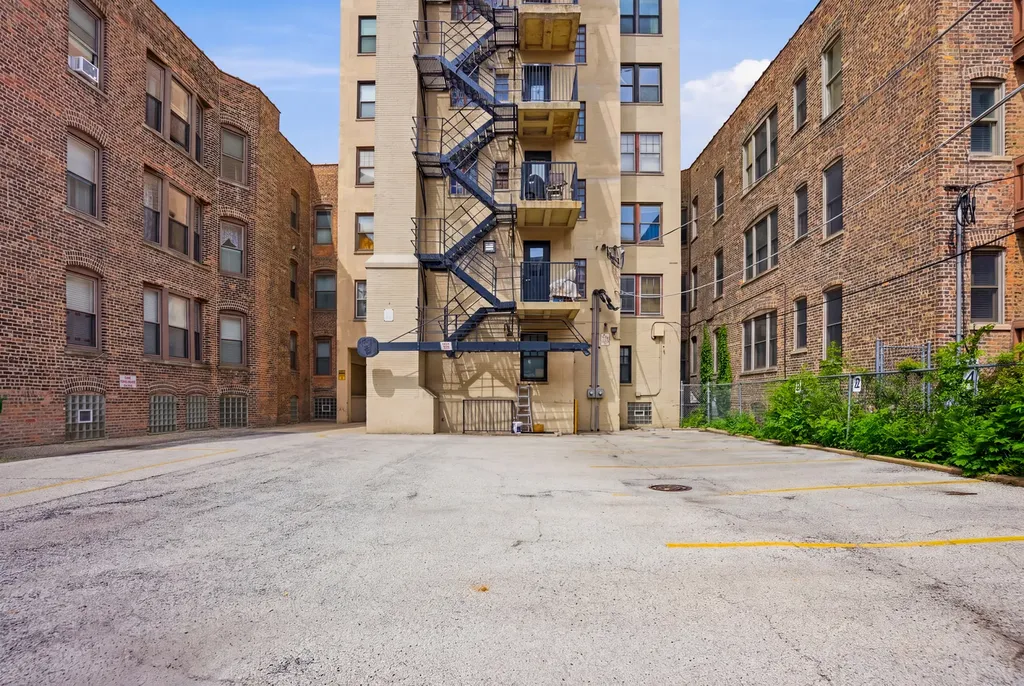 5421 South Cornell Avenue Chicago IL 60615