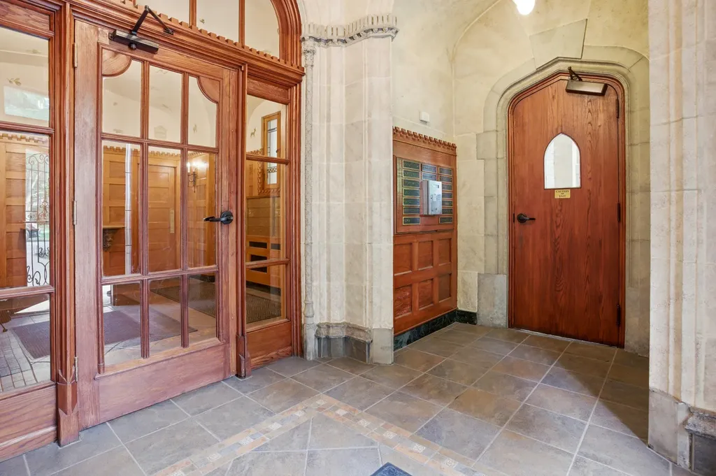 5421 South Cornell Avenue Chicago IL 60615