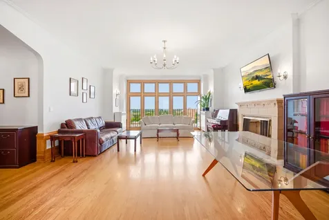5421 South Cornell Avenue Chicago IL 60615