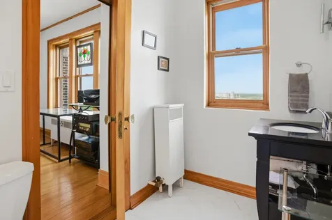 5421 South Cornell Avenue Chicago IL 60615