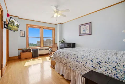 5421 South Cornell Avenue Chicago IL 60615