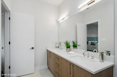 6242 South Greenwood Avenue Chicago IL 60637