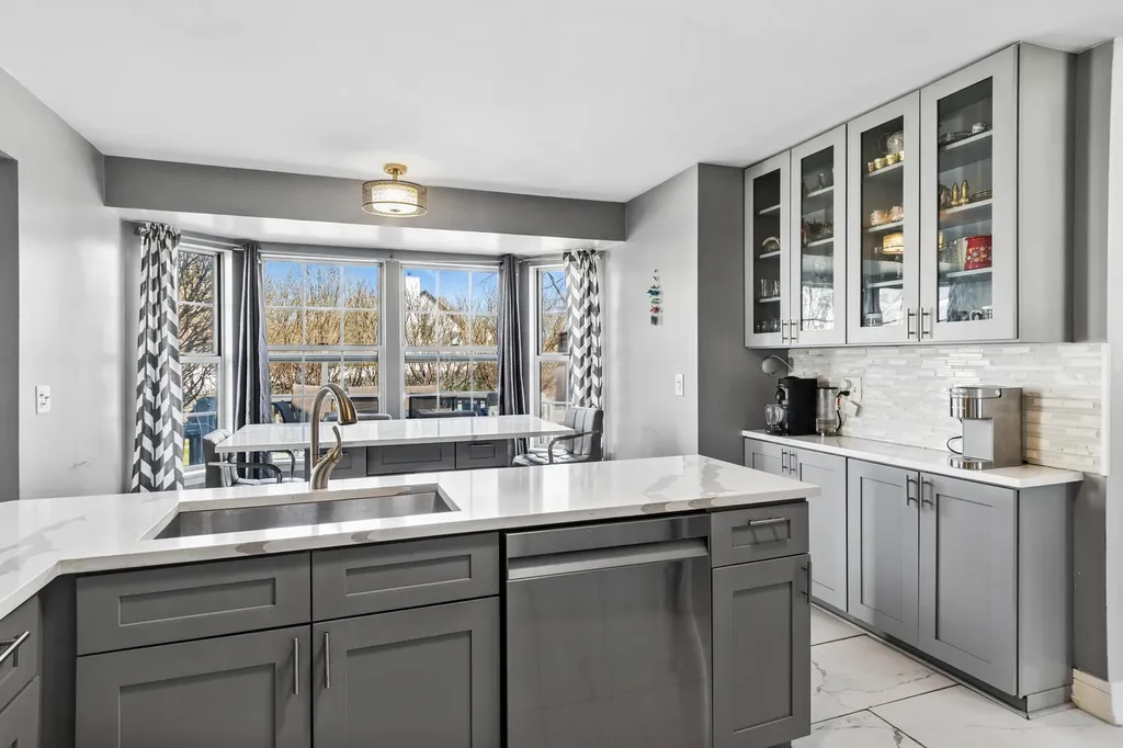 909 Brompton Circle Bolingbrook IL 60440