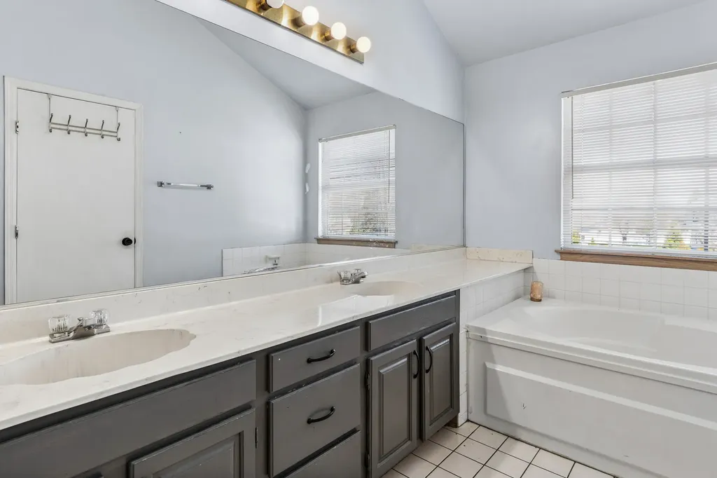 909 Brompton Circle Bolingbrook IL 60440