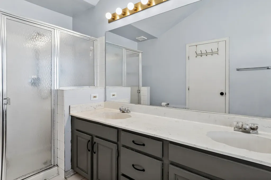 909 Brompton Circle Bolingbrook IL 60440