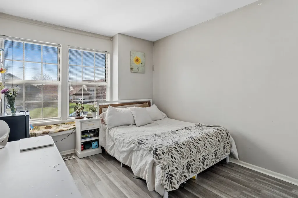 909 Brompton Circle Bolingbrook IL 60440