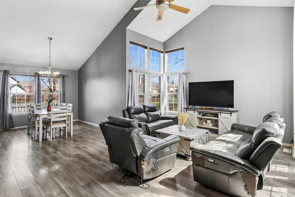 909 Brompton Circle Bolingbrook IL 60440