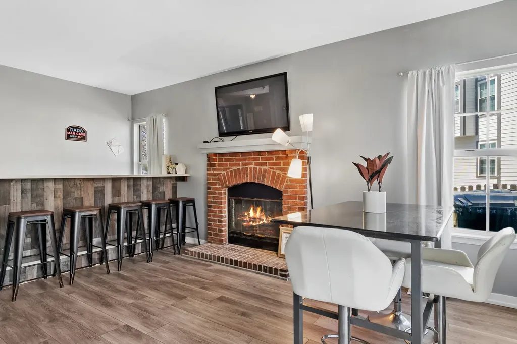 909 Brompton Circle Bolingbrook IL 60440