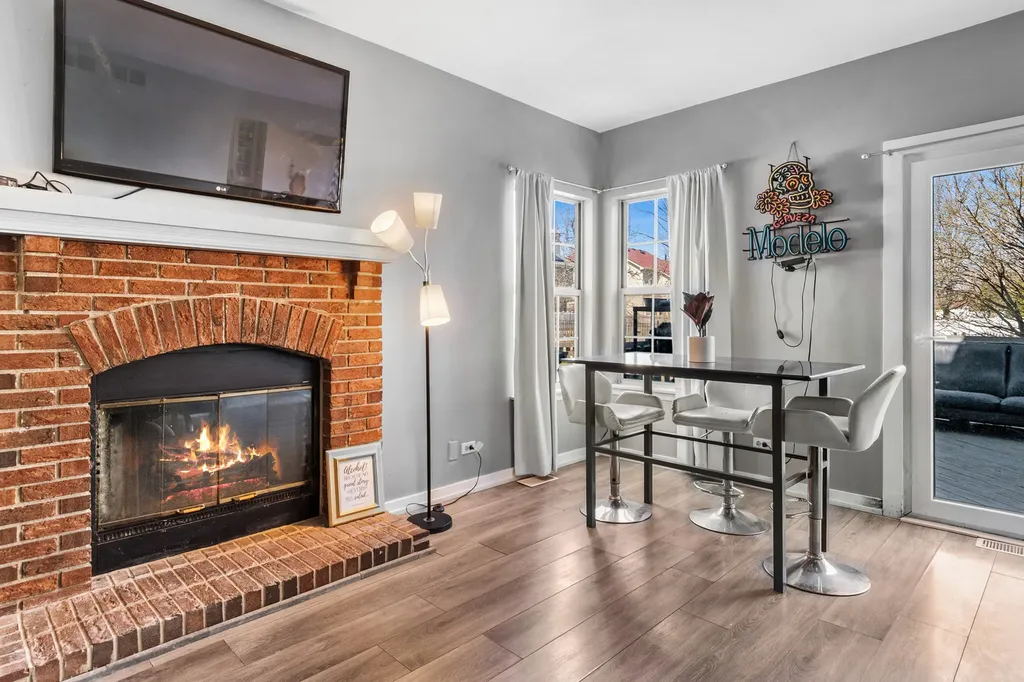 909 Brompton Circle Bolingbrook IL 60440