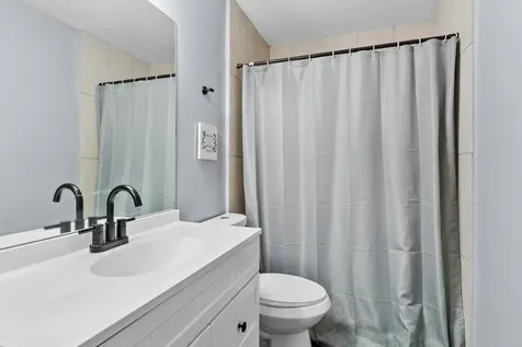 909 Brompton Circle Bolingbrook IL 60440