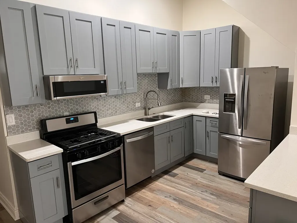 611 East 50th Place Chicago IL 60615