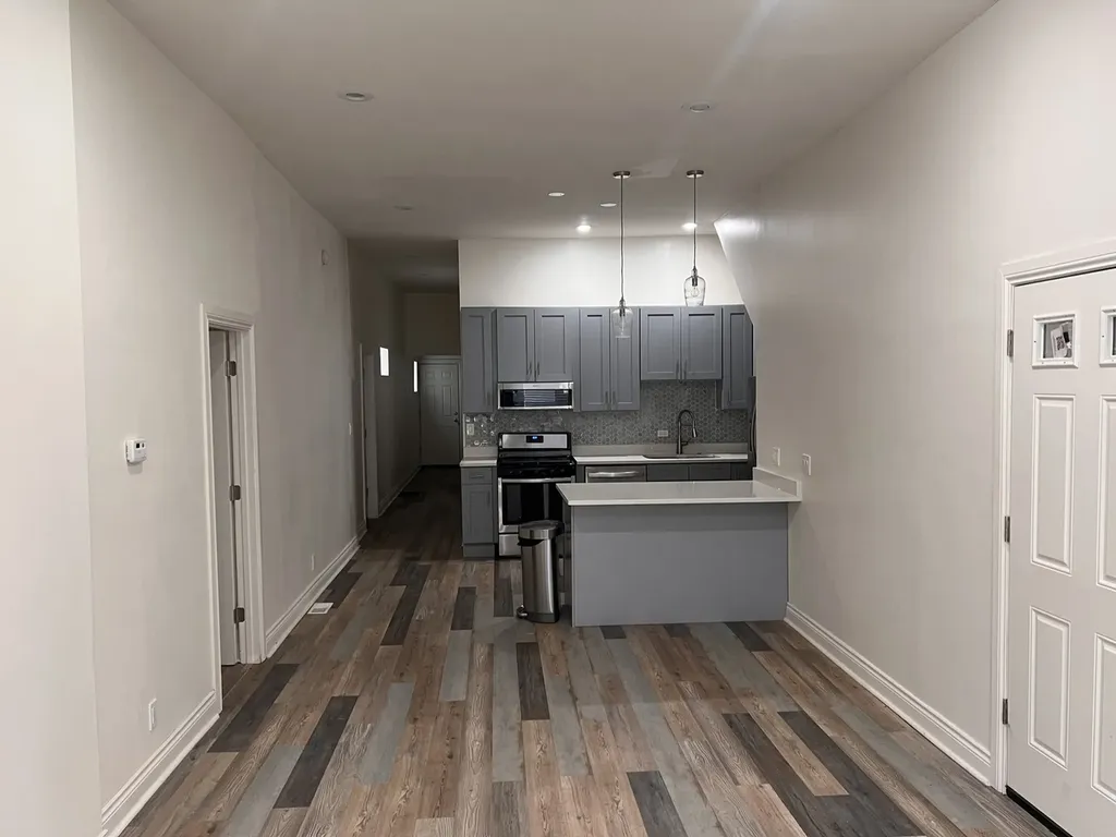 611 East 50th Place Chicago IL 60615