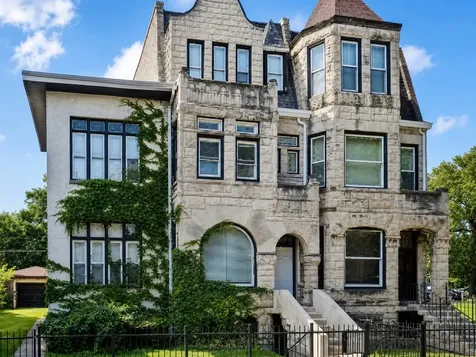 611 East 50th Place Chicago IL 60615