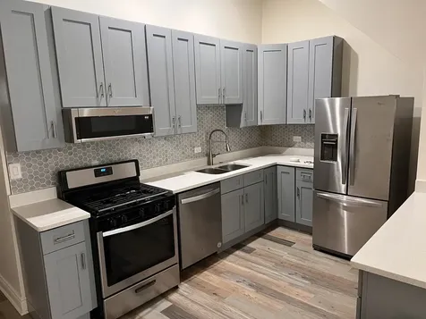 611 East 50th Place Chicago IL 60615