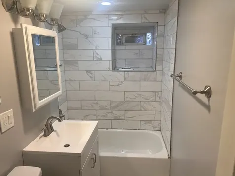 611 East 50th Place Chicago IL 60615